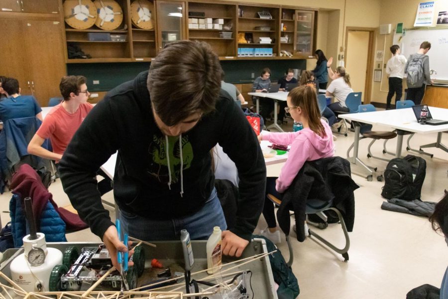 Science Olympiad looks to turn heads at regionals