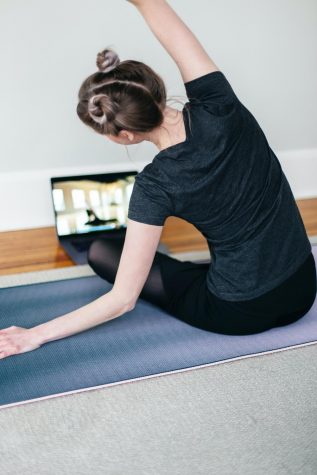 Gym teachers adjust to e-learning